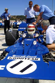 Stewart in the Tyrrell.jpg (132915 bytes)
